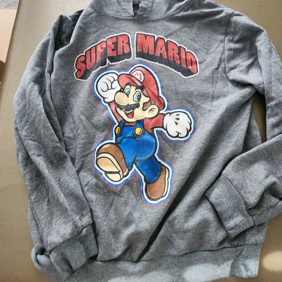 Lot of 2 sweatshirts and 3 long-sleeve shirts Boys size 7/8 - Picture 3 of 4